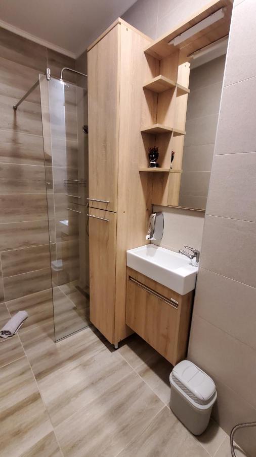 Apartmani Blue I Green ブゴイノ エクステリア 写真